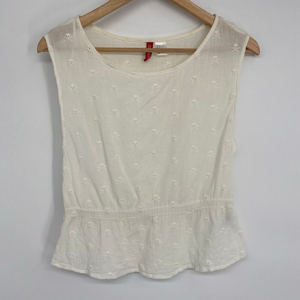 Divided Top Women’s‎ 2 Skull Embroidered Whimsigoth Vamp Cream Romantic Feminine